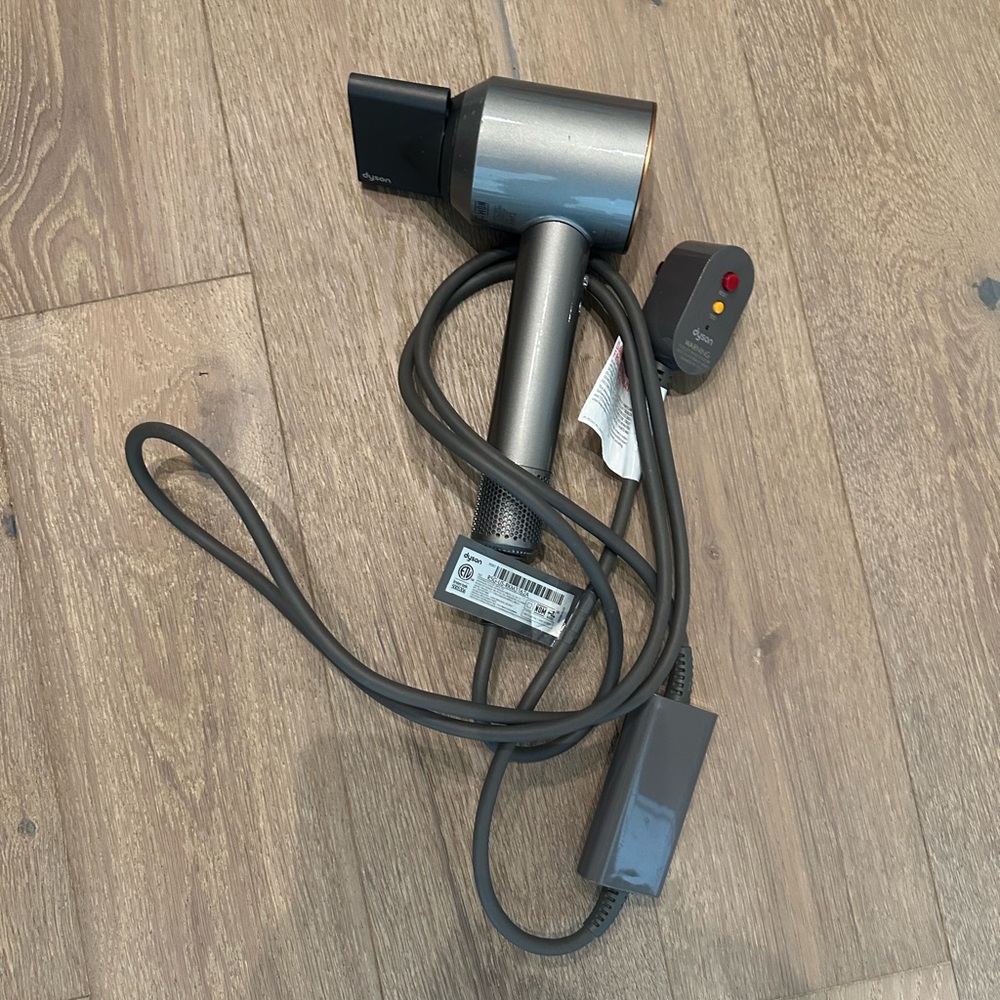 Dyson Hair Dryer in Metallic Gray